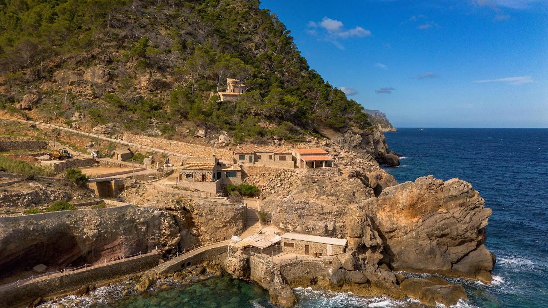Контакты Cala Estellencs Beach House By Slow Villas