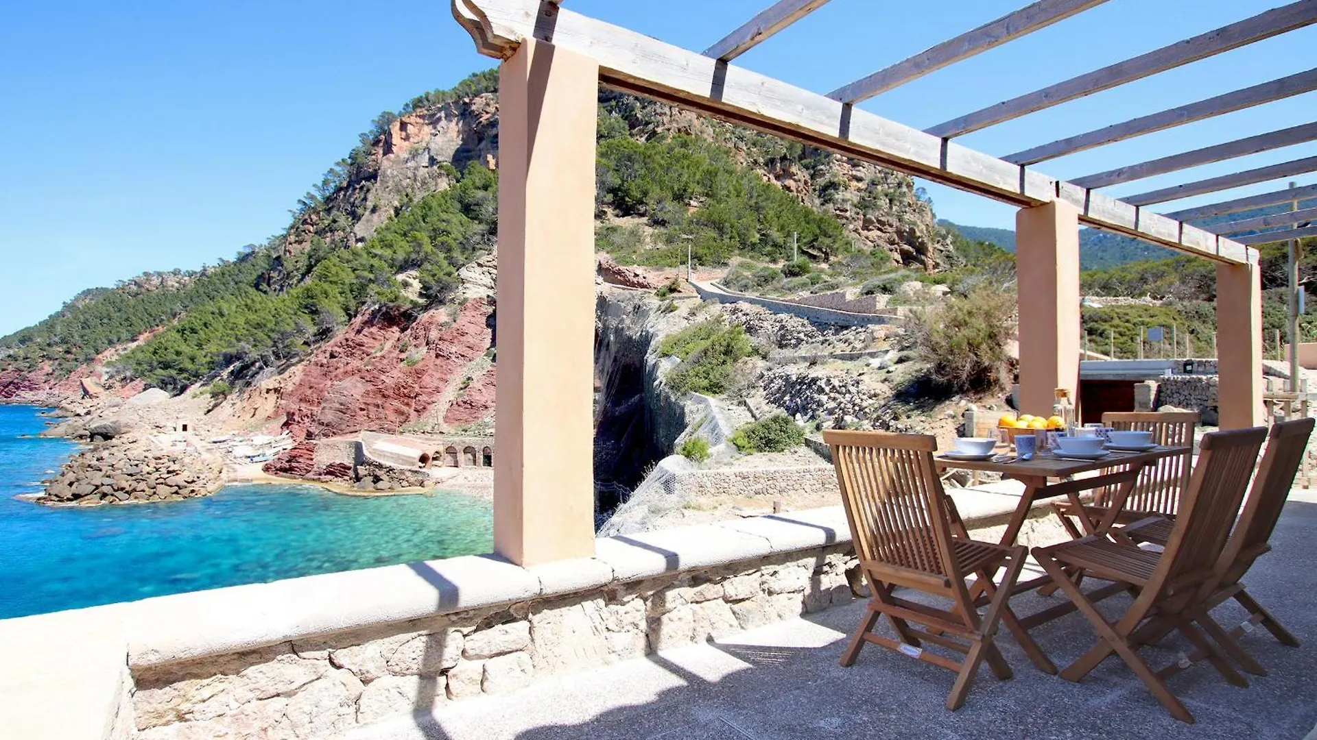Дом отдыха Cala Estellencs Beach House By Slow Villas